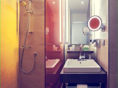 مرکور تیومن سنتر هتل