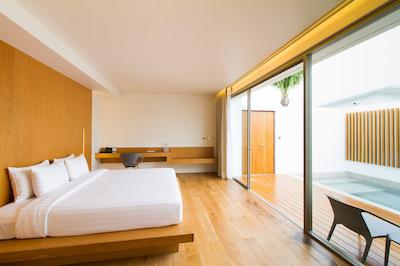 د کاست که ساموی ادولتز اُنلی ریزرت اند اسپا