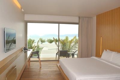 د کاست که ساموی ادولتز اُنلی ریزرت اند اسپا