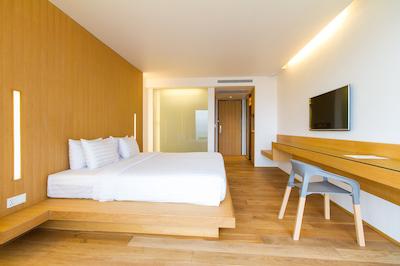 د کاست که ساموی ادولتز اُنلی ریزرت اند اسپا