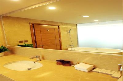 جمز کوب اینترنیشنال هتل