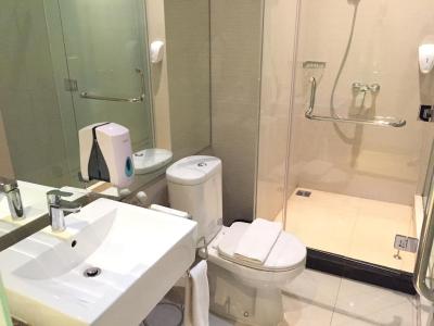 ویز پریم هتل کلاپا گادینگ