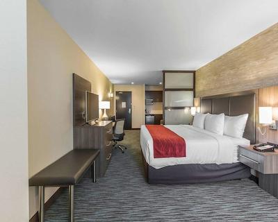 کمفرت این اند سویتز کالگاری آیرپرت نرد