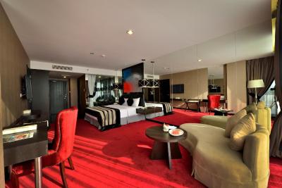 کسمو اماروسا هتل