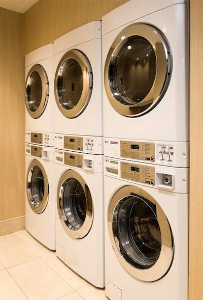 هامپتون این بای هیلتون اُتاوا آیرپرت