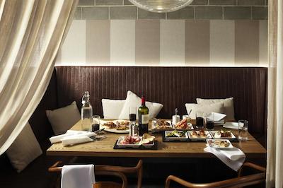 لیتل نیشنال هتل