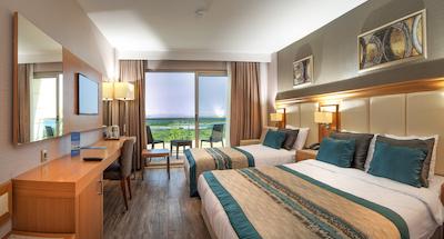 اکواسیز د لوکس ریزرت اند اسپا