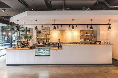 ادینا اپارتمنت هتل اسیدنی آیرپرت