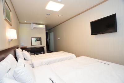 گلبال این دنگدامون سیتی دز