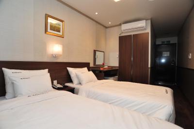 گلبال این دنگدامون سیتی دز