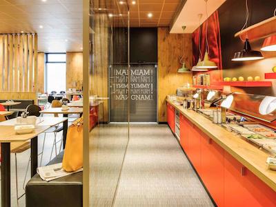 ایبیز برلین هاوپتباهنهف هتل