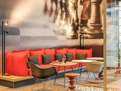 ایبیز برلین هاوپتباهنهف هتل