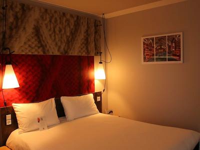 ایبیز برلین هاوپتباهنهف هتل