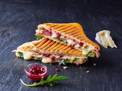 ایبیز برلین هاوپتباهنهف هتل