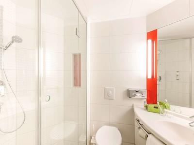 ایبیز برلین هاوپتباهنهف هتل