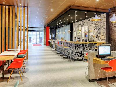 ایبیز برلین هاوپتباهنهف هتل