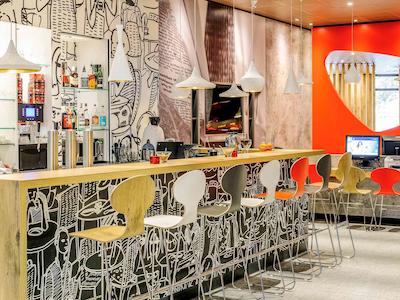 ایبیز برلین هاوپتباهنهف هتل