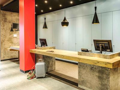 ایبیز برلین هاوپتباهنهف هتل