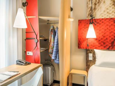 ایبیز برلین هاوپتباهنهف هتل