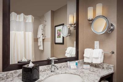 هیلتون گاردن این اسیتل دونتون