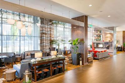 هیلتون گاردن این اسیتل دونتون