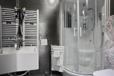 نوا سیتی سیناتور کالکشن هتلز