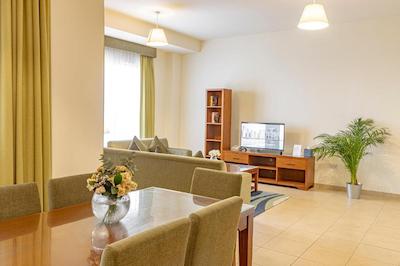 امواج سوئیتس جمیرا بیچ رزیدنس (رودا)