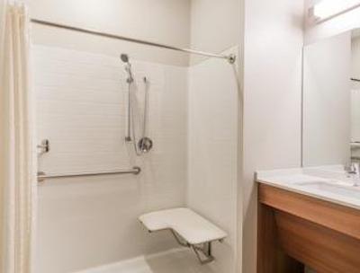 میکرتل این اند سویتز بای ویندهام آلتونا