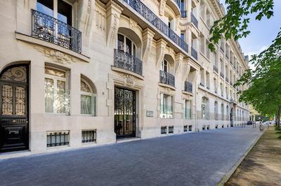 رسیدنس چارلز فلکت پاریز