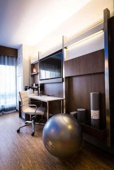 اون هتل نو یرک-تیمز اسکوار اسود