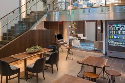 اون هتل نو یرک-تیمز اسکوار اسود