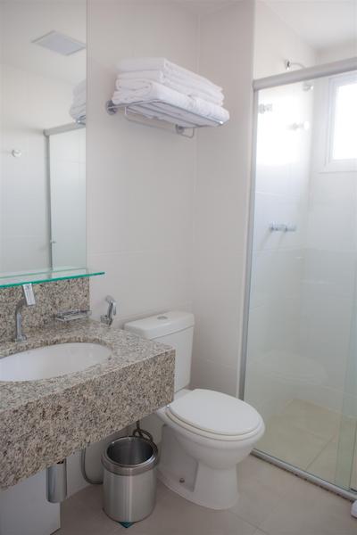 هتل اینترسیتی لد گواز کلاراز