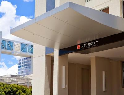 هتل اینترسیتی لد گواز کلاراز