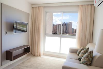 هتل اینترسیتی لد گواز کلاراز