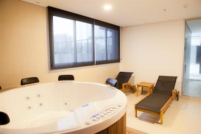 هتل اینترسیتی لد گواز کلاراز