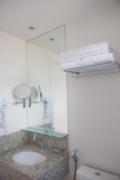 هتل اینترسیتی لد گواز کلاراز