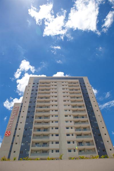 هتل اینترسیتی لد گواز کلاراز