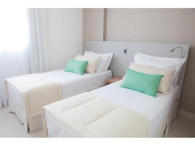 هتل اینترسیتی لد گواز کلاراز