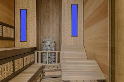 کرون پلازا وفا-کنگرز هتل