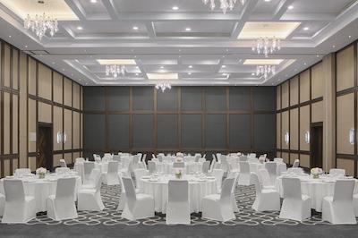 کرون پلازا وفا-کنگرز هتل