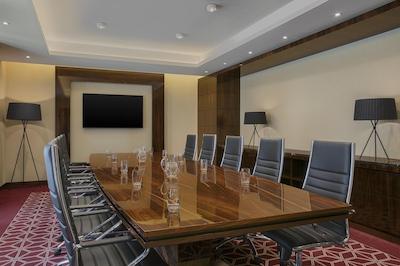 کرون پلازا وفا-کنگرز هتل