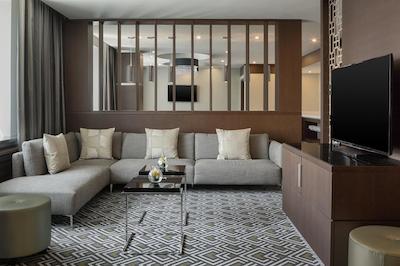 کرون پلازا وفا-کنگرز هتل