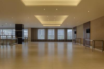 کرون پلازا وفا-کنگرز هتل