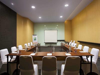 هتل ایبیز استیلز سورابا جمورساری