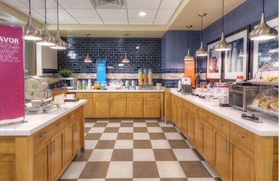 هامپتون این اند سویتز دالاز/پلانو-ایست