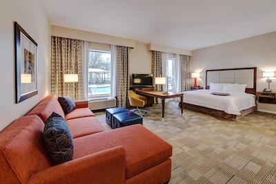 هامپتون این اند سویتز دالاز/پلانو-ایست