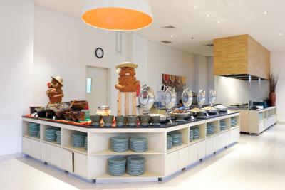 هاریز هتل اند کنونشنز دنپاسار-بالی