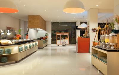 هاریز هتل اند کنونشنز دنپاسار-بالی