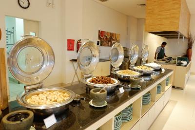 هاریز هتل اند کنونشنز دنپاسار-بالی