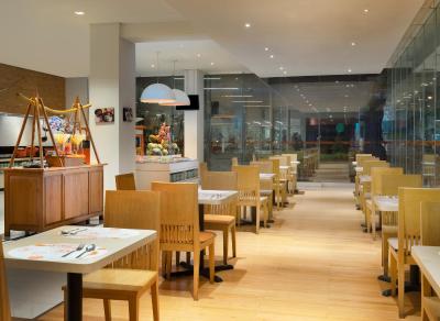 هاریز هتل اند کنونشنز دنپاسار-بالی